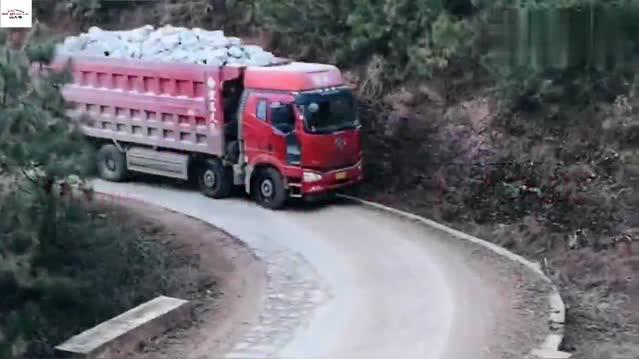 小时候做梦都想开卡车，不仅挣钱多而且开车的时候还帅！