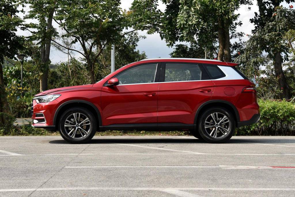 8月SUV最大黑马，标配1.5T轴距2712mm，起售不足9万，难怪火