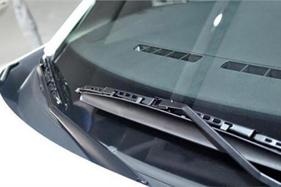 雨刷怎么选？三个步骤教会你，雨刷是选有骨的还是无骨？