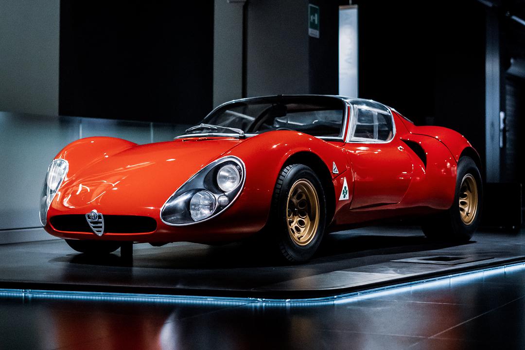 致敬经典的阿尔法·罗密欧四叶草赛车！