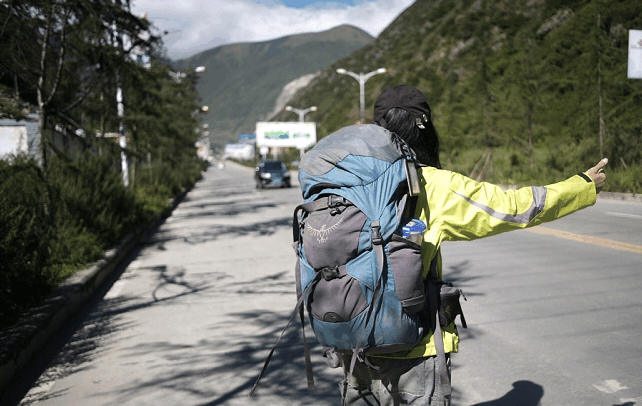 城中村100元快餐现象全解析：安全与选择