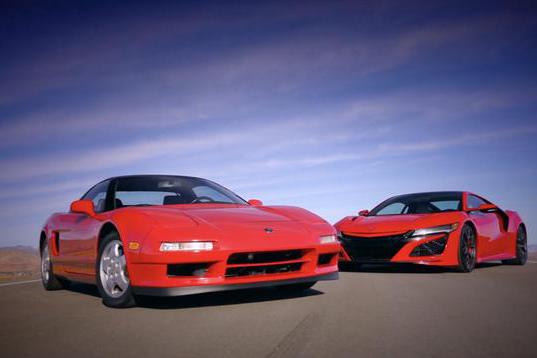 情怀满满 讴歌两代传奇跑车NSX芝加哥车展同柜