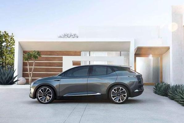 又一造车新势力来了，中控比电视大，续航超500km，卖30万能火？