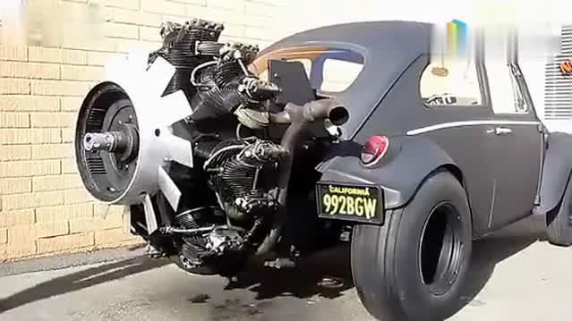 让交警瞬间崩溃的改装车，一脚油门直接没影