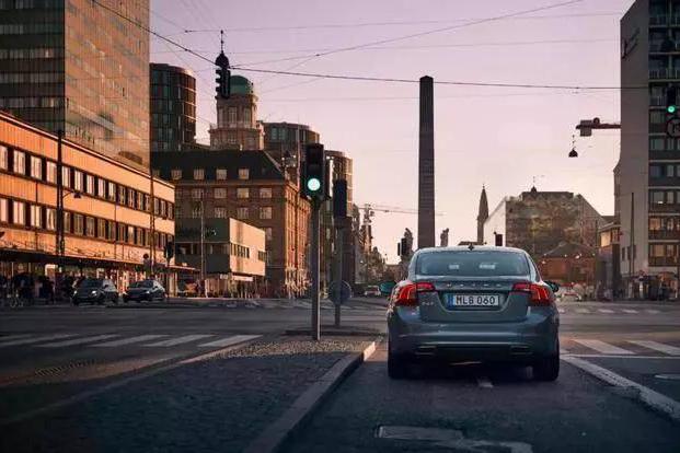 面对疫情，多家车企为经销商“松绑”