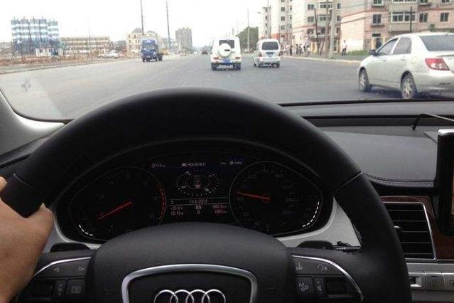 汽车为何越开越耗油？这几个地方记得及时清理！这样才越开越有劲