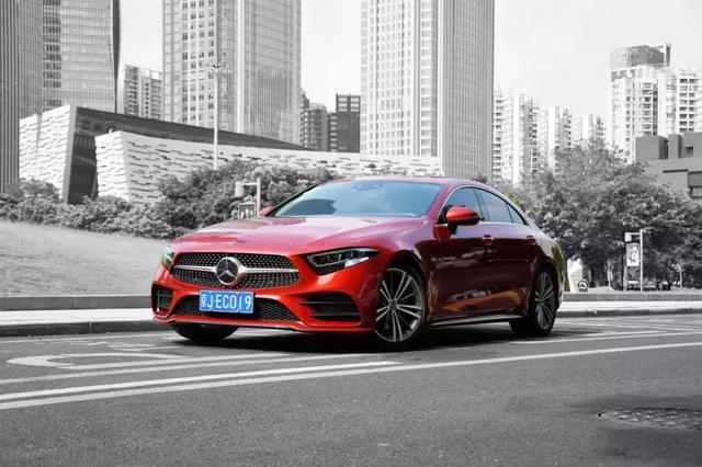 如何将出行品质融入生活？不妨让这台奔驰轿跑来告诉你