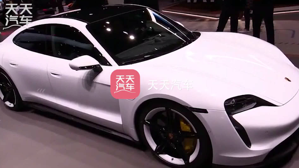 保时捷Taycan Turbo S 首次亮相车展