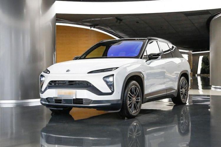 全新蔚来ES6亮相！数字座舱+智能电子4驱，加速4.7秒