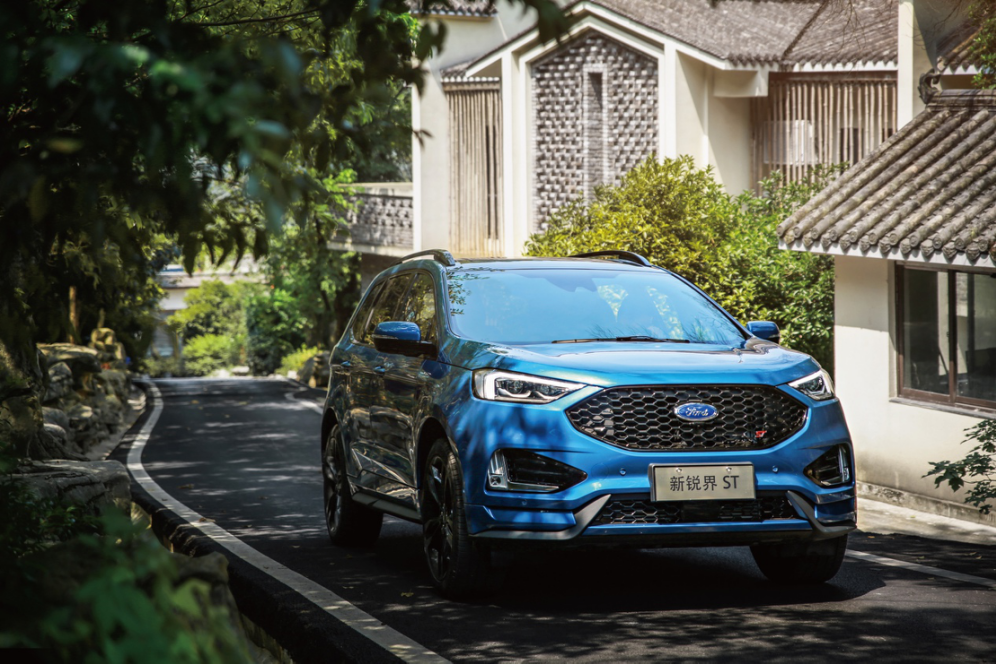 科技安全性能样样行，新福特锐界步入大七座SUV“黑科技时代”