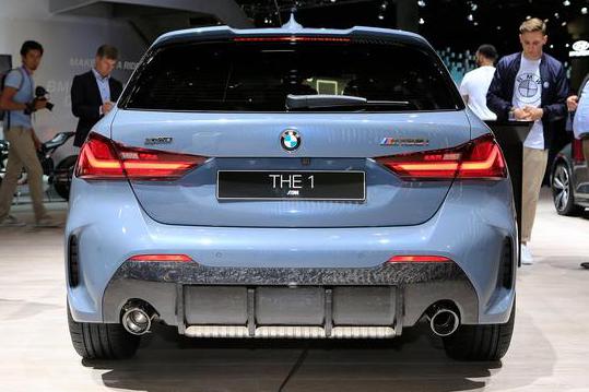 宝马M135i xDrive在法兰克福车展上亮相！碳纤维/M车身套件加持