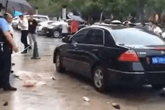 本田雅阁安全气囊突然自爆，花季少女动脉被割生命垂危！