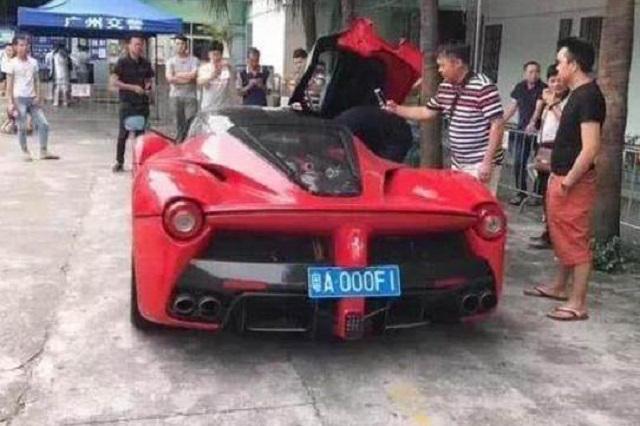 还记得那个74万的车牌吗？不是连号不带8，今在2000万法拉利身上