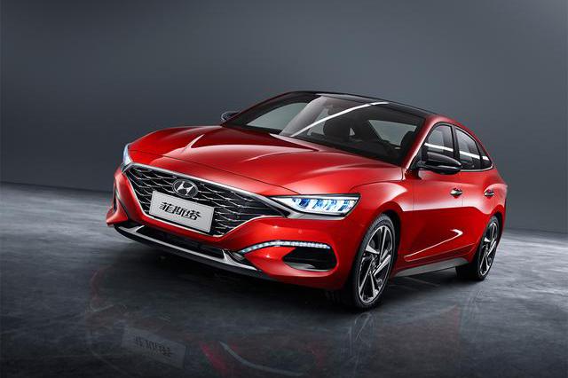 加速胜过奥迪A3，油耗仅5.2L、空间更大，选择这款运动轿车不亏