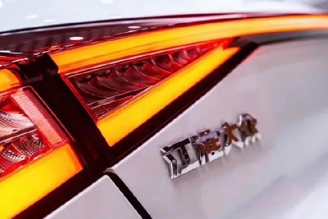 江淮大众，“夜店”打响第一炮！