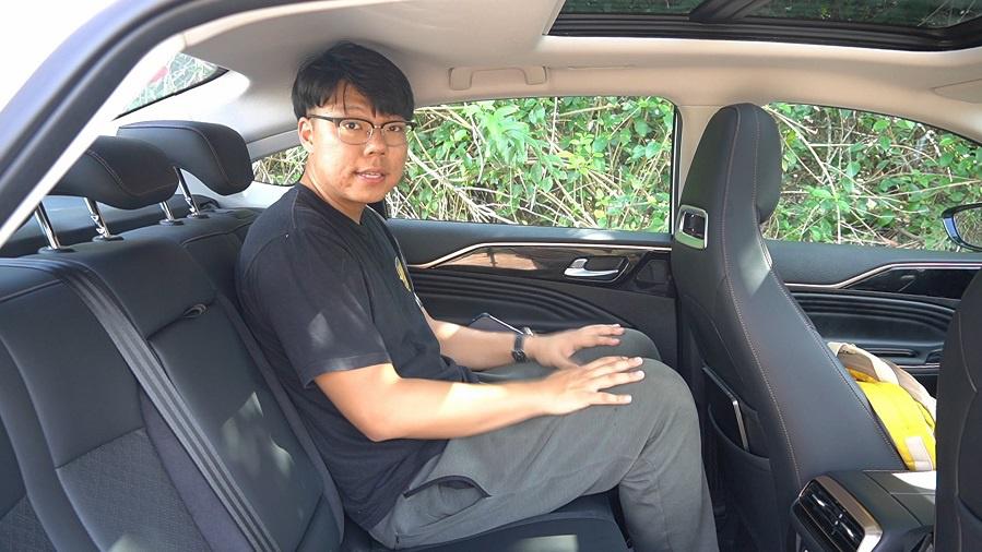 广汽丰田iA5空间表现中规中矩，但座椅是真舒服