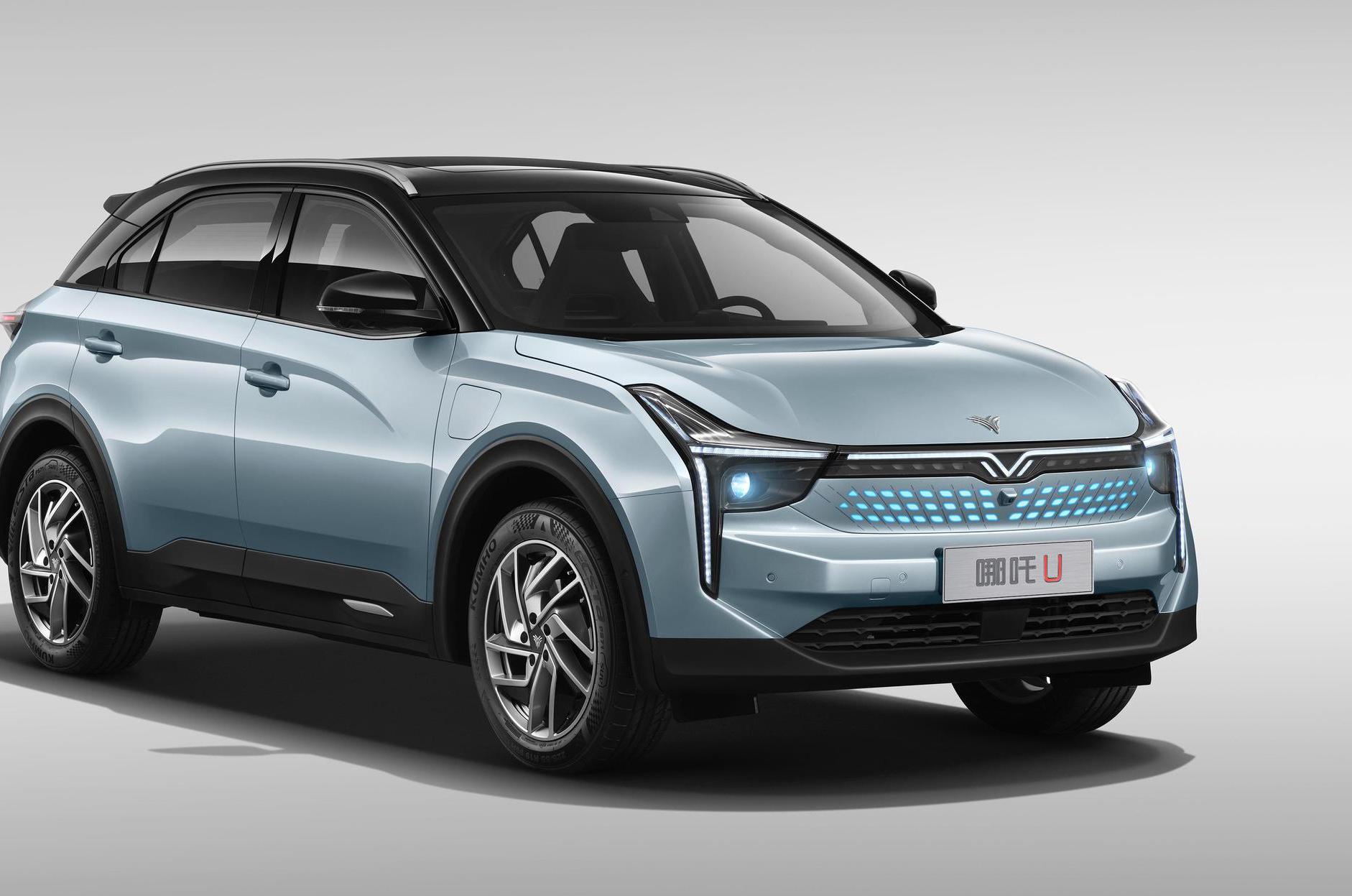 将科技感与设计进行了完美融合 哪吒U 官图发布