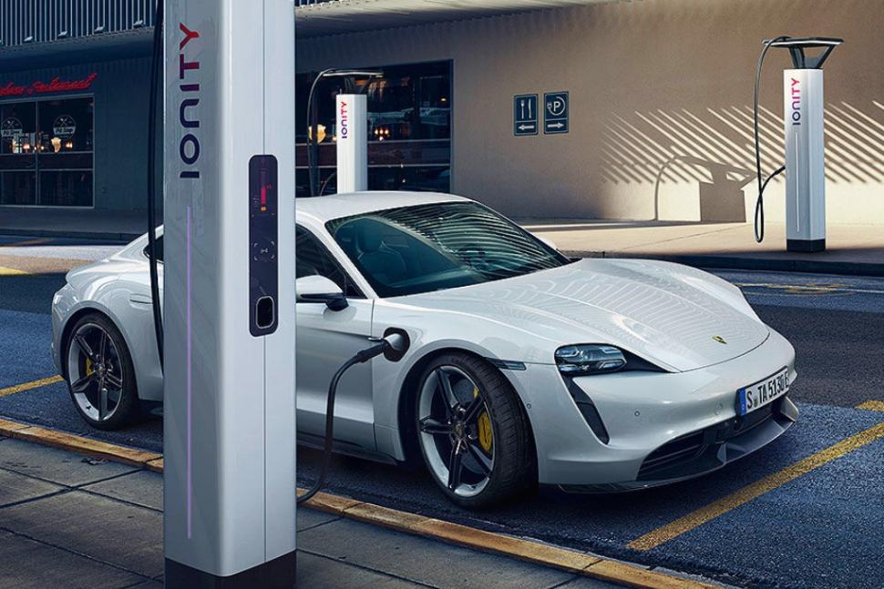 2.9秒破百，保时捷Taycan量产，这一次，特斯拉的对手真的来了