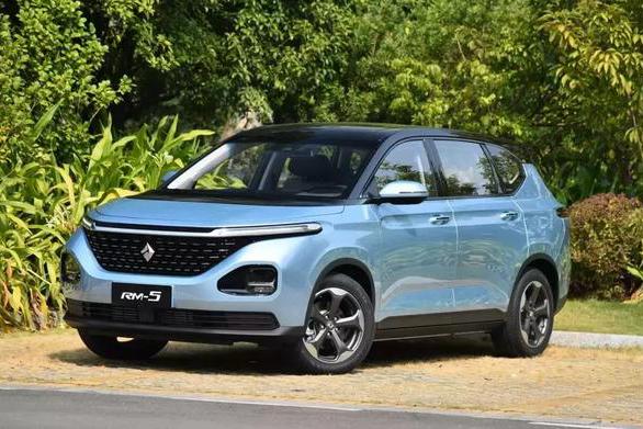 对比嘉际和宋MAX，新宝骏RM-5的优缺点还是很明显的