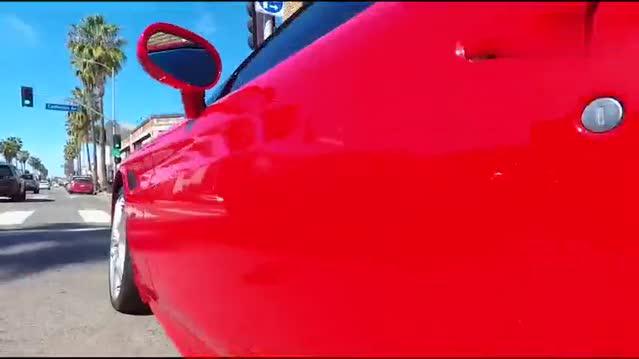 女司机都是怎么驾驶超级跑车的，来感受一下！