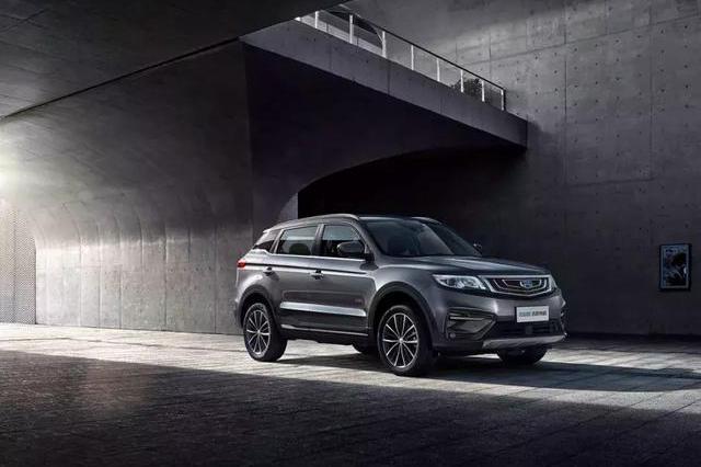 车市“撕裂”加剧：头部车企市占率节节高升，中国品牌无路可退？