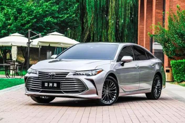 丰田亚洲龙2.0L上市，四款均为汽油版，起售价降至19.98万元