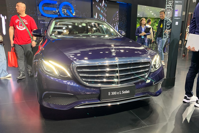 2019广州车展丨搭2.0T插混系统 北京奔驰E 300 eL亮相