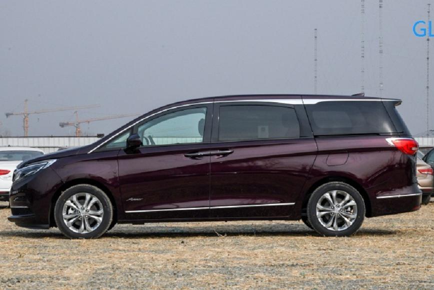 师出同门是兄弟，MPV同样豪华，中国品牌与合资品牌针尖对麦芒