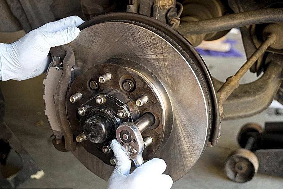 春节开车回家，不容忽视这5项检查