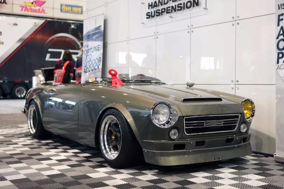 SEMA上那台“英伦风味”的Datsun Roadster