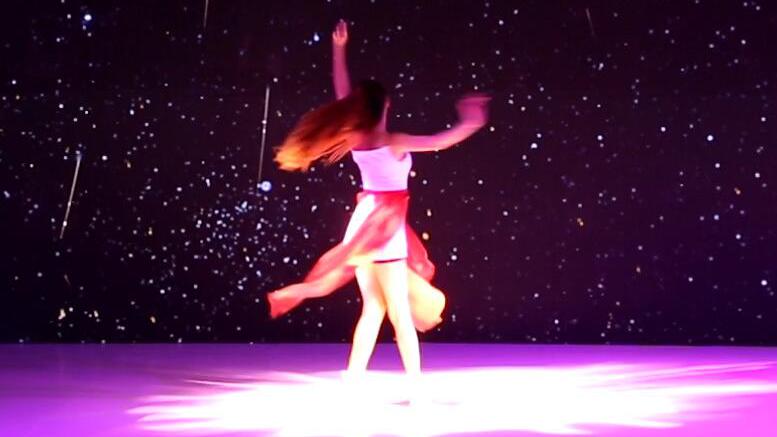 独舞的小姐姐，可爱吗？