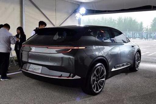 “最大胆”的SUV将上市，配49寸大屏，网友：人脸识别的电影院