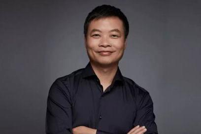 何小鹏：新能源销量的背后，是抱着借来的铁球称体重冲排名