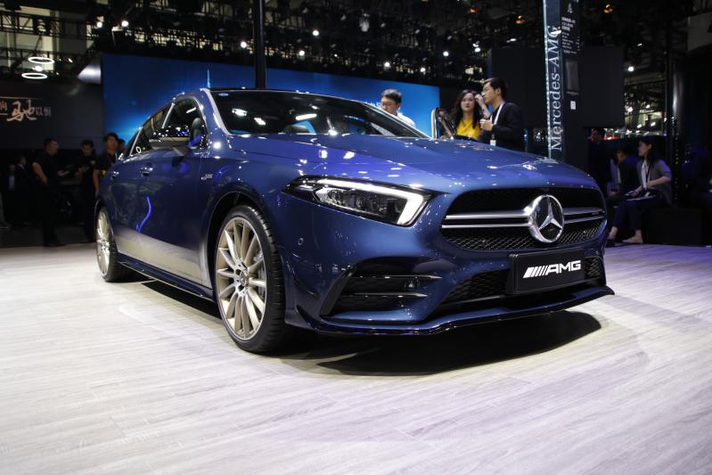 2019广州车展|4.9秒破百奔驰AMG A 35 L上市 售39.98万元起