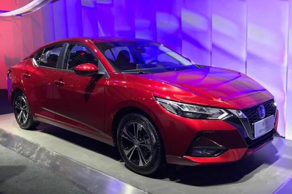 全新卡罗拉对比全新轩逸，究竟谁才是日系“性价比之王”？