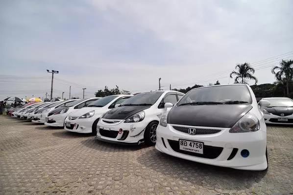 速递!新鲜的“小型轿车“资讯全在这，看我就够了