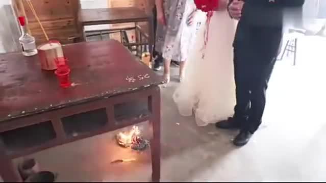 湖南农村，村村通公路，跑车都能开到家门口接亲了