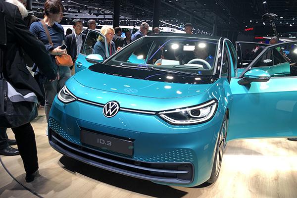 法兰克福大众ID.3实拍：这款后驱电动车要革高尔夫的命