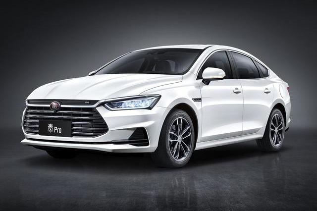 依旧是新能源霸主，比亚迪全年卖了24.7万辆，超特斯拉夺全球销冠