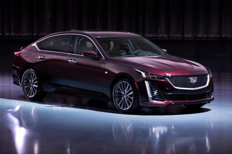 预售28万起，颜值够高！对决3系C级A4L，凯迪拉克CT5要靠价格拼