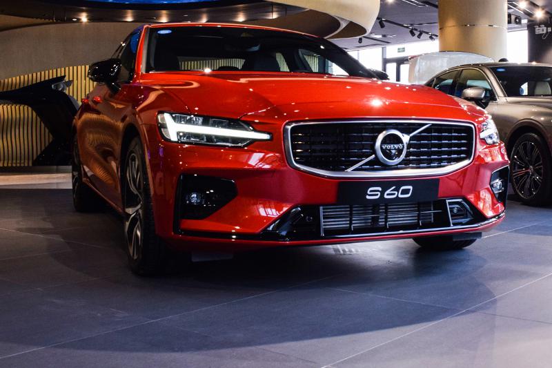 两种造型都够帅，苦等一年多的换代B级车即将上市