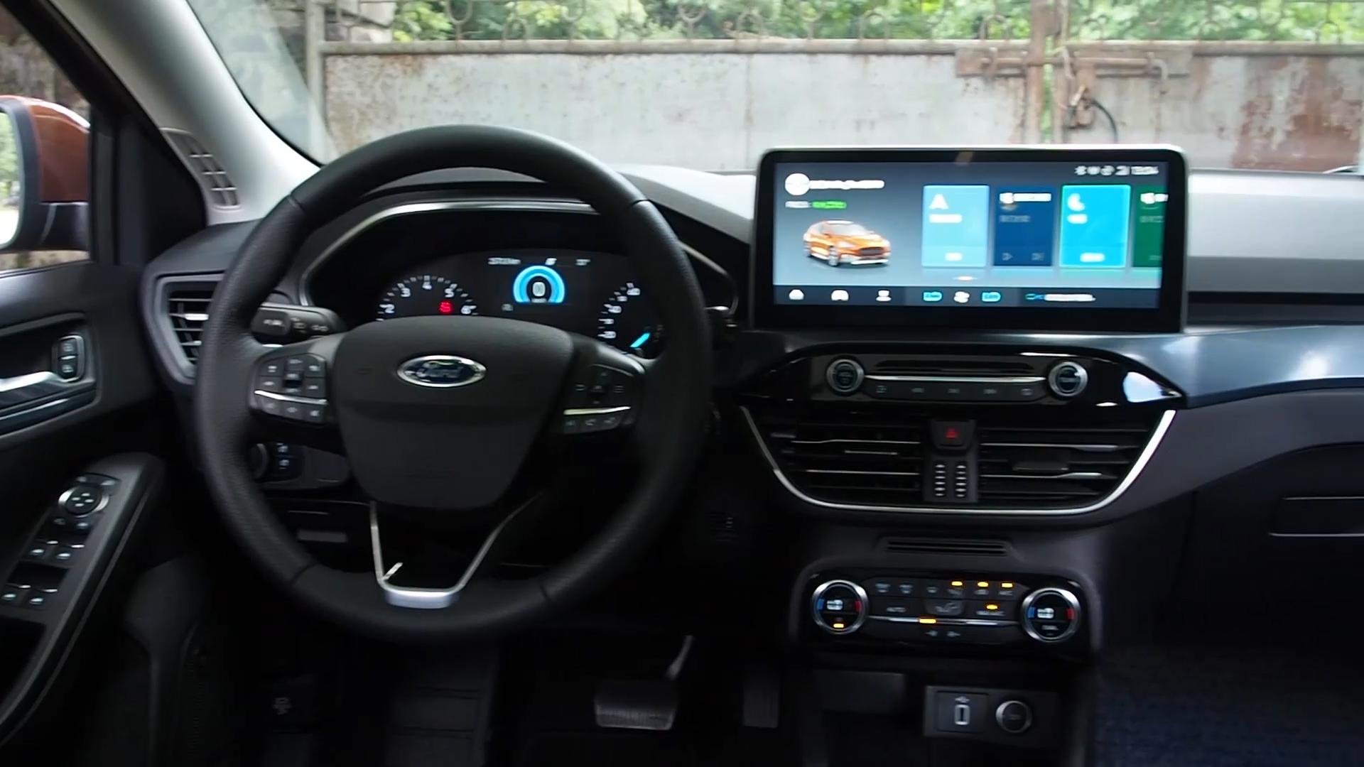 全新福克斯Active内饰的12.3英寸中控屏可玩性很高