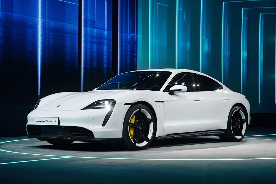 开始跑车电动新纪元！深度解析全新保时捷Taycan