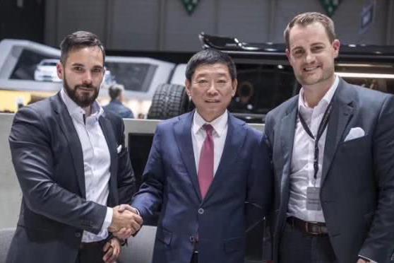 长城这手玩的漂亮，WEY联手巴博斯，迈开国际化第一步！