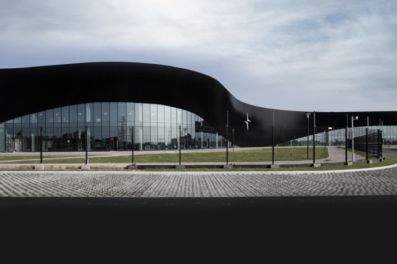 探秘Polestar成都生产基地，“最美工厂”长什么样？