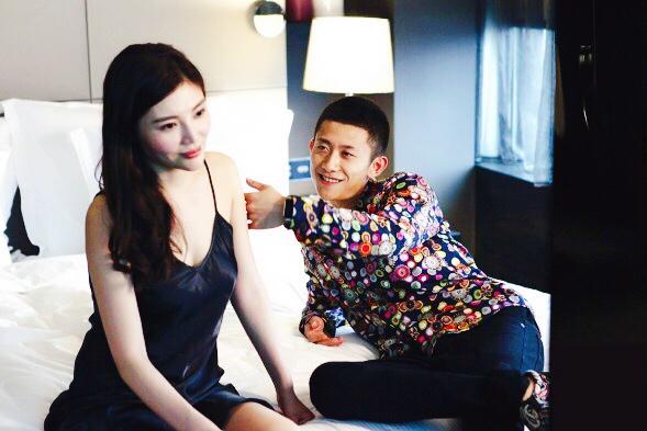 女老总和混混_小混混(2)