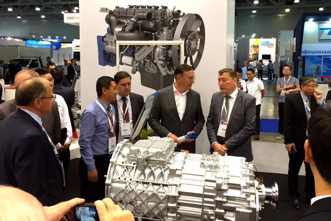 法士特携多款高端产品亮相俄罗斯国际商用车展