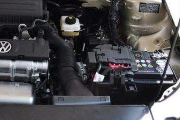 不要再犯这几样错误了，不然车里的电瓶就离更换不远了！