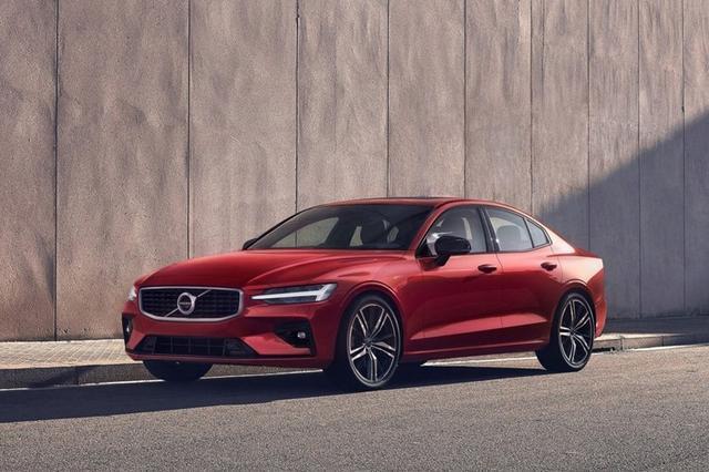 10款新车首发4款合资抢眼 年末买车你看好哪款？