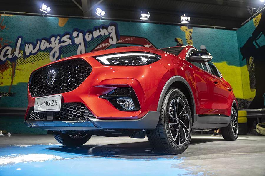 8秒破百，颜值更潮，能点外卖，全新名爵ZS竞争力分析！